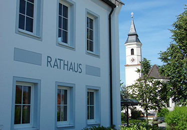 Rathaus und Kirche Paunzhausen